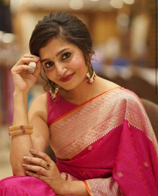 BEAUTIFUL RICH PALLU & JACQUARD WORK 