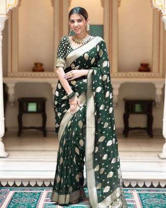  BEAUTIFUL RICH PALLU & JACQUARD WORK ON ALL OVER THE SAREE. Lichi Silk Saree