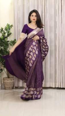 CONTRAST EXCLUSIVE JACQUARD BORDER Saree