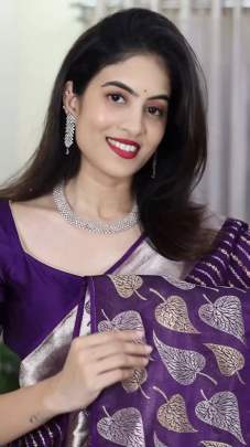CONTRAST EXCLUSIVE JACQUARD BORDER Lichi Silk Saree
