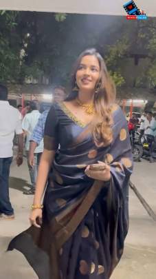EXCLUSIVE JACQUARD BORDER. Saree
