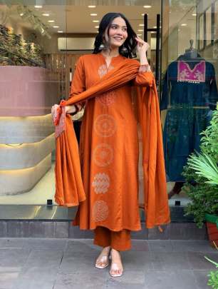 Premium Designers kurta Pent Set Premium Designers kurta Pent Set