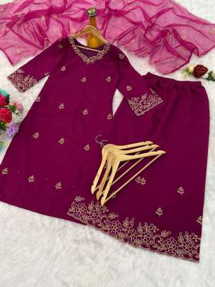Premium Designers kurta Pent Set Premium Designers kurta Pent Set